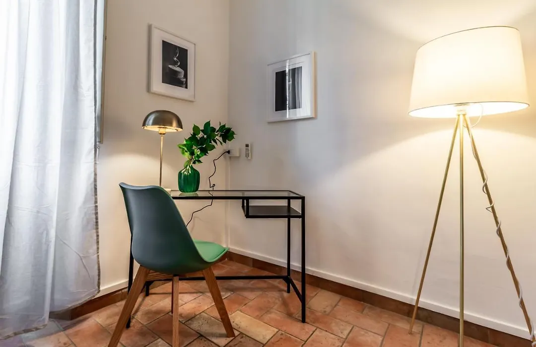 Wine Apartments Florence Ansonica-1